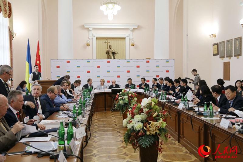 中国和乌克兰大学校长论坛在乌克兰基辅国立大学举行。.jpg